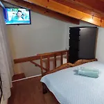Bratis House