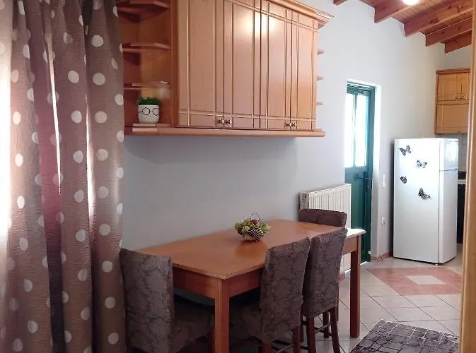 Bratis House Lägenhet Vartholomio